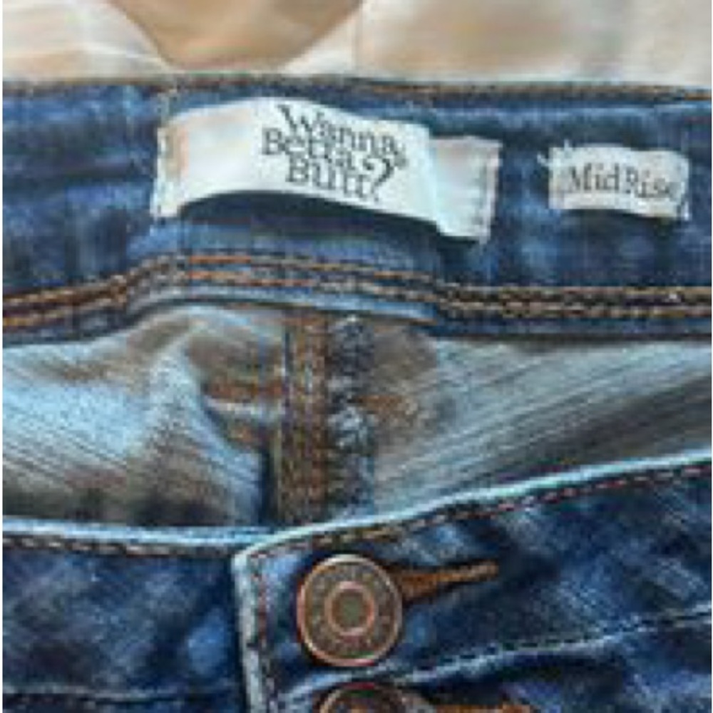 Distressed Jeans - Picture 3 of 4